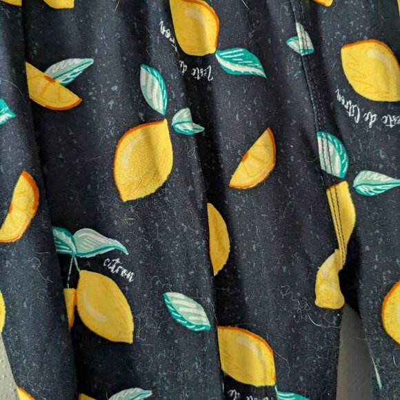 Sweetlegs sz small  5/$50 - Picture 2 of 4